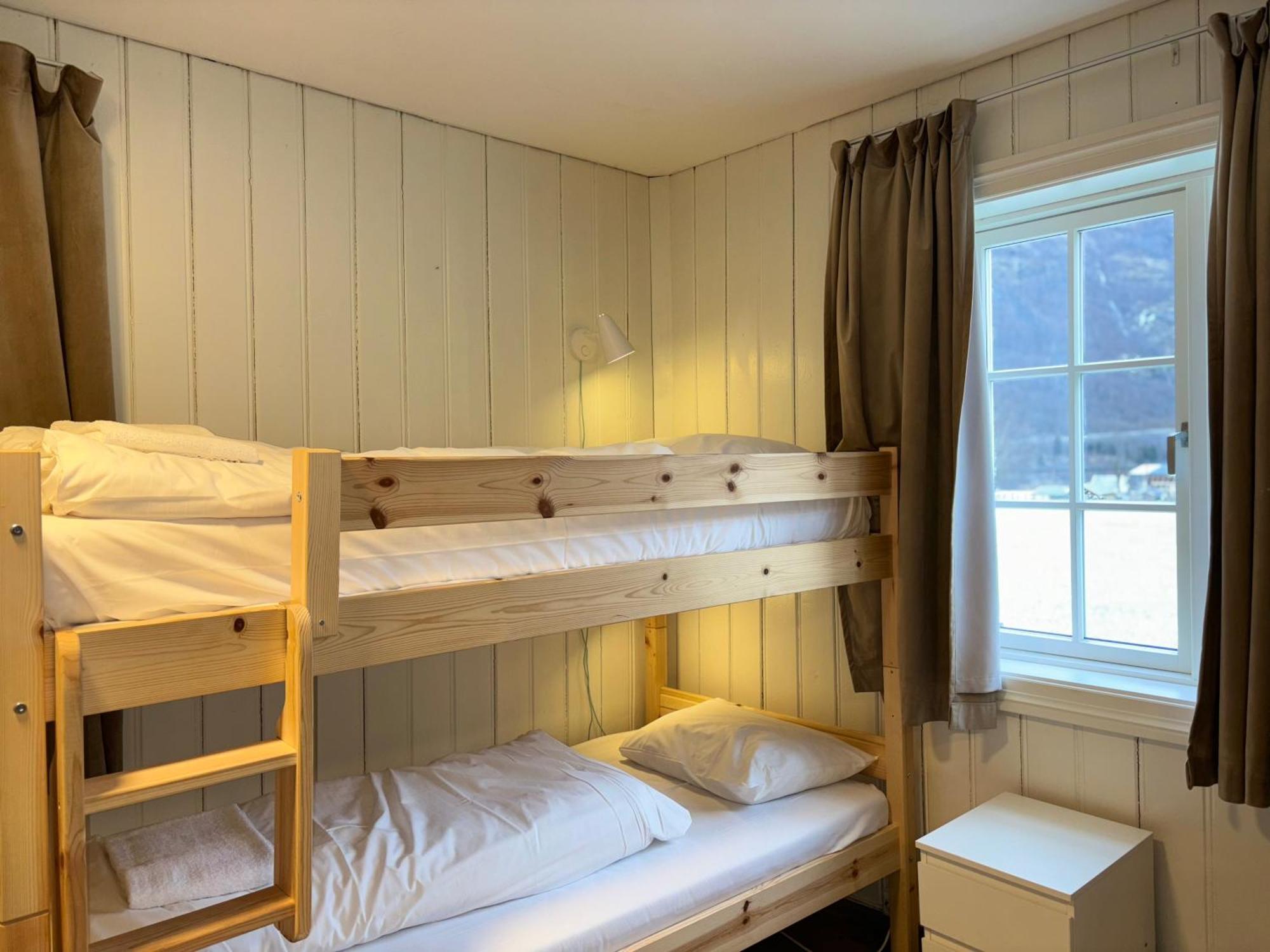 Hostel Brekke Gard *