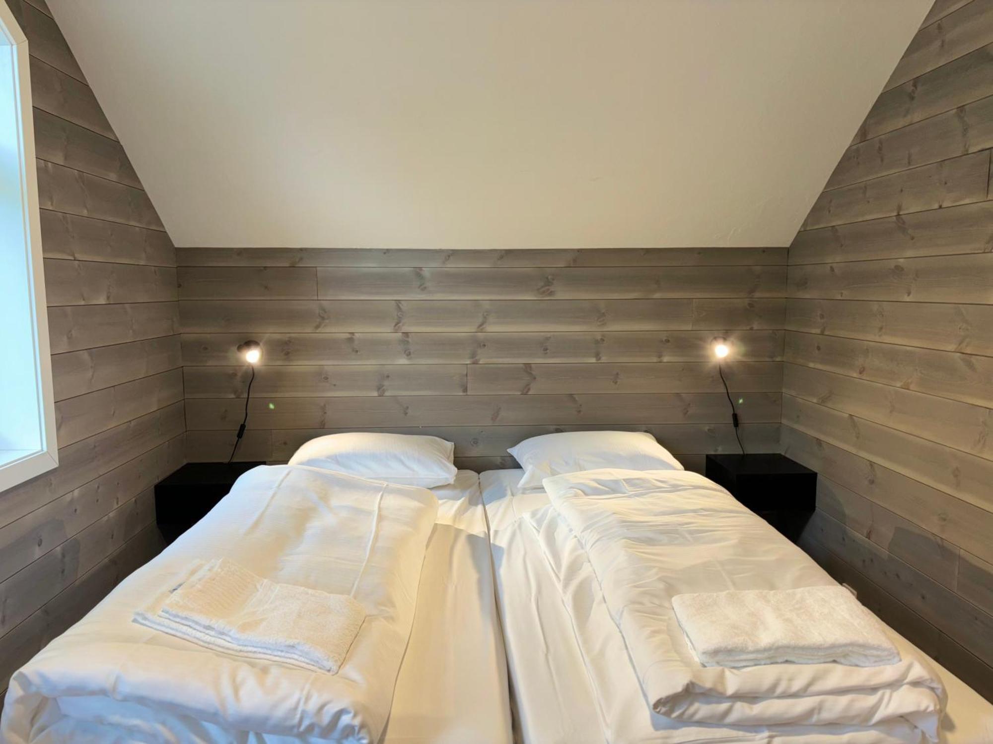 Brekke Gard Hostel *